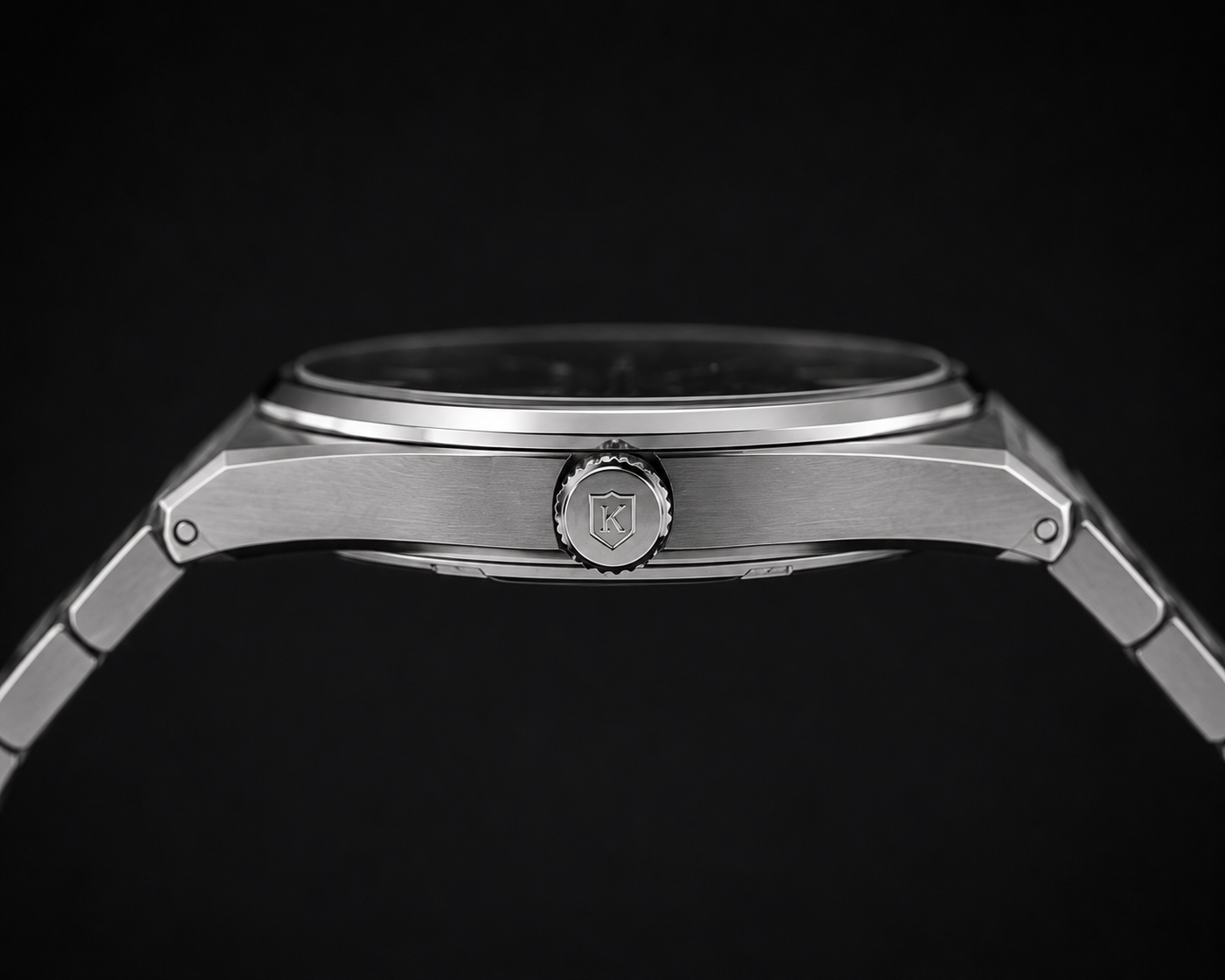 Kronberg Classic watch case close up — sapphire glass and dial detail